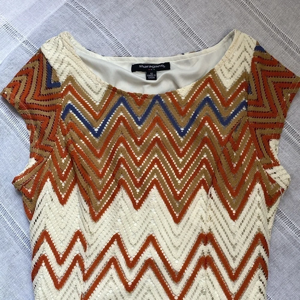 Sharagano crochet NWOT shortsleeved dress in earth tones. - Picture 4 of 17